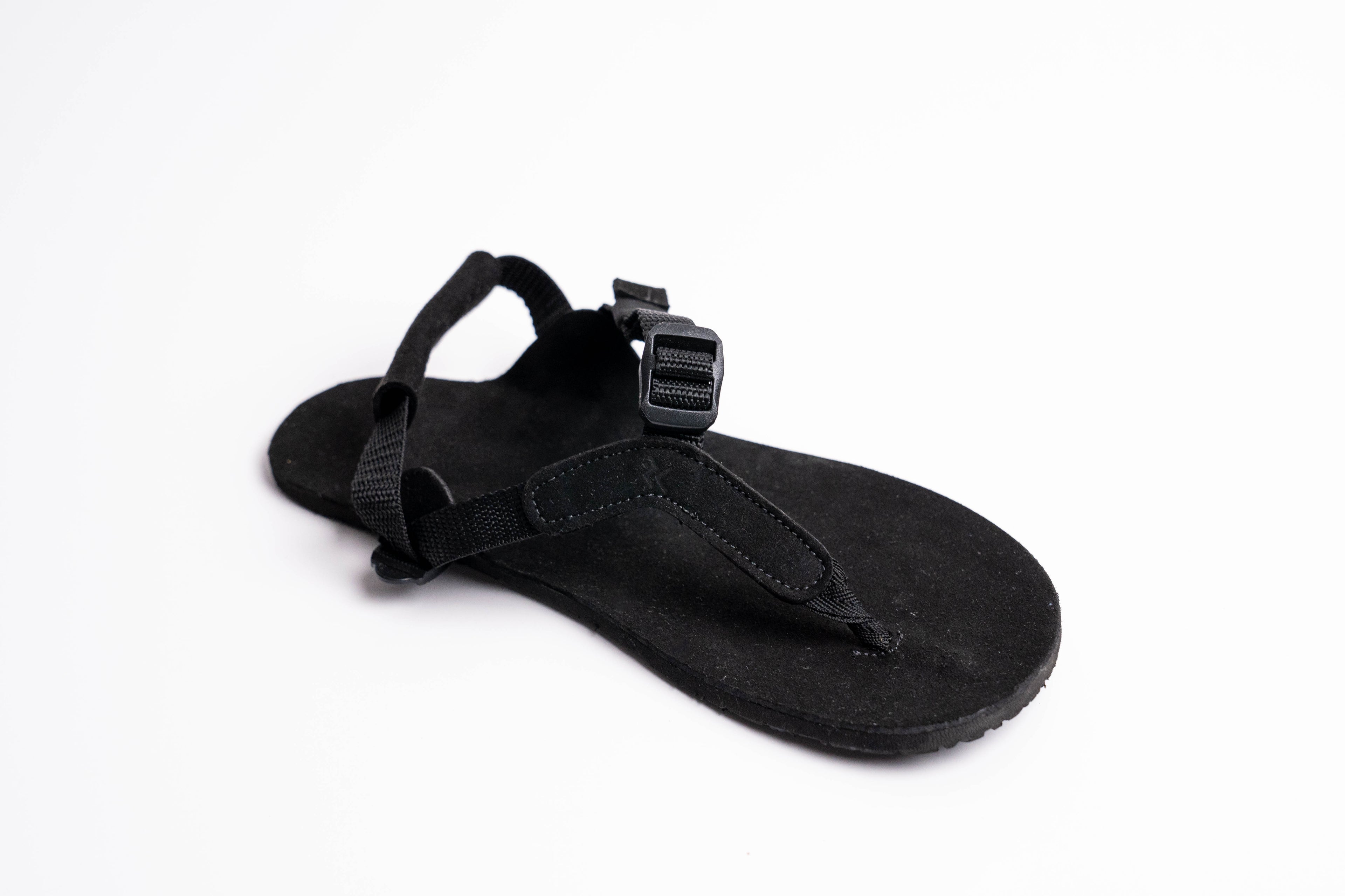 Sandalia Zenda - Suela Vibram Morflex (6.8mm) - Negra - Barefoot Urbana